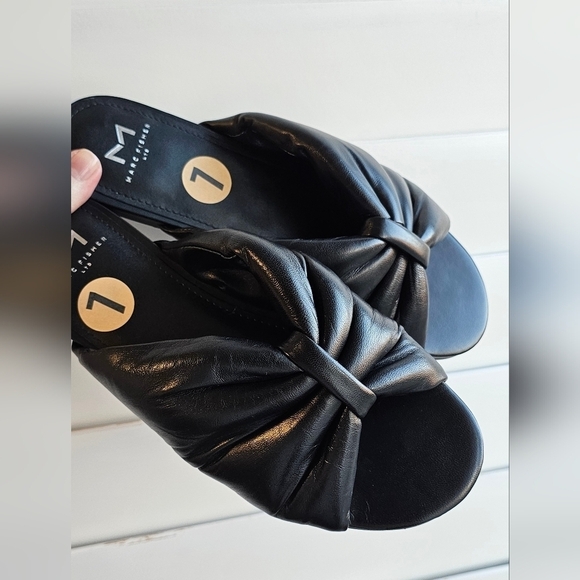 Marc Fisher Leather Slips Sandals Flats Black padded size Z - Picture 1 of 5